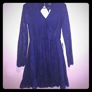 Lace Long-sleeve Dress - M